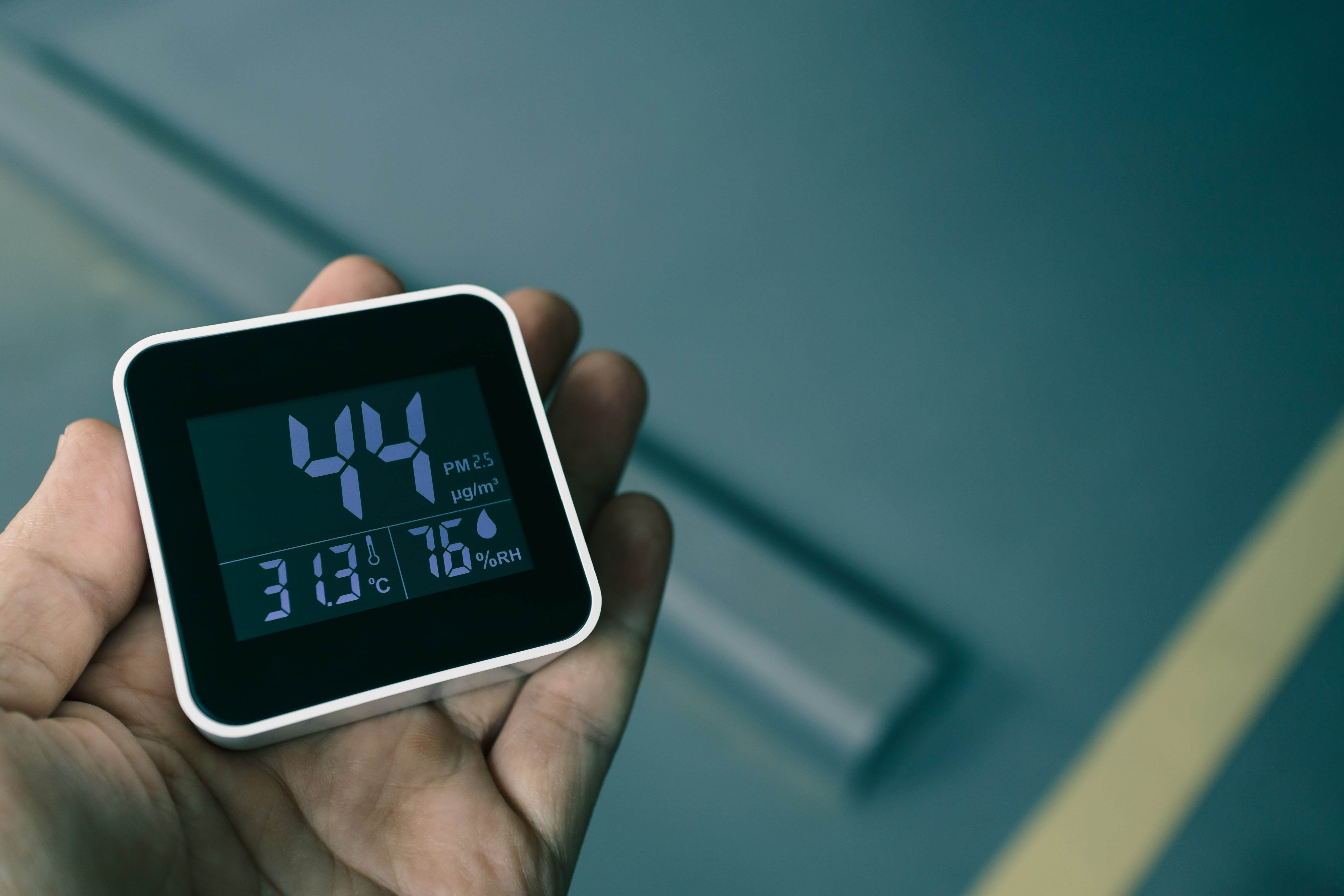 Online Temperature Tracking